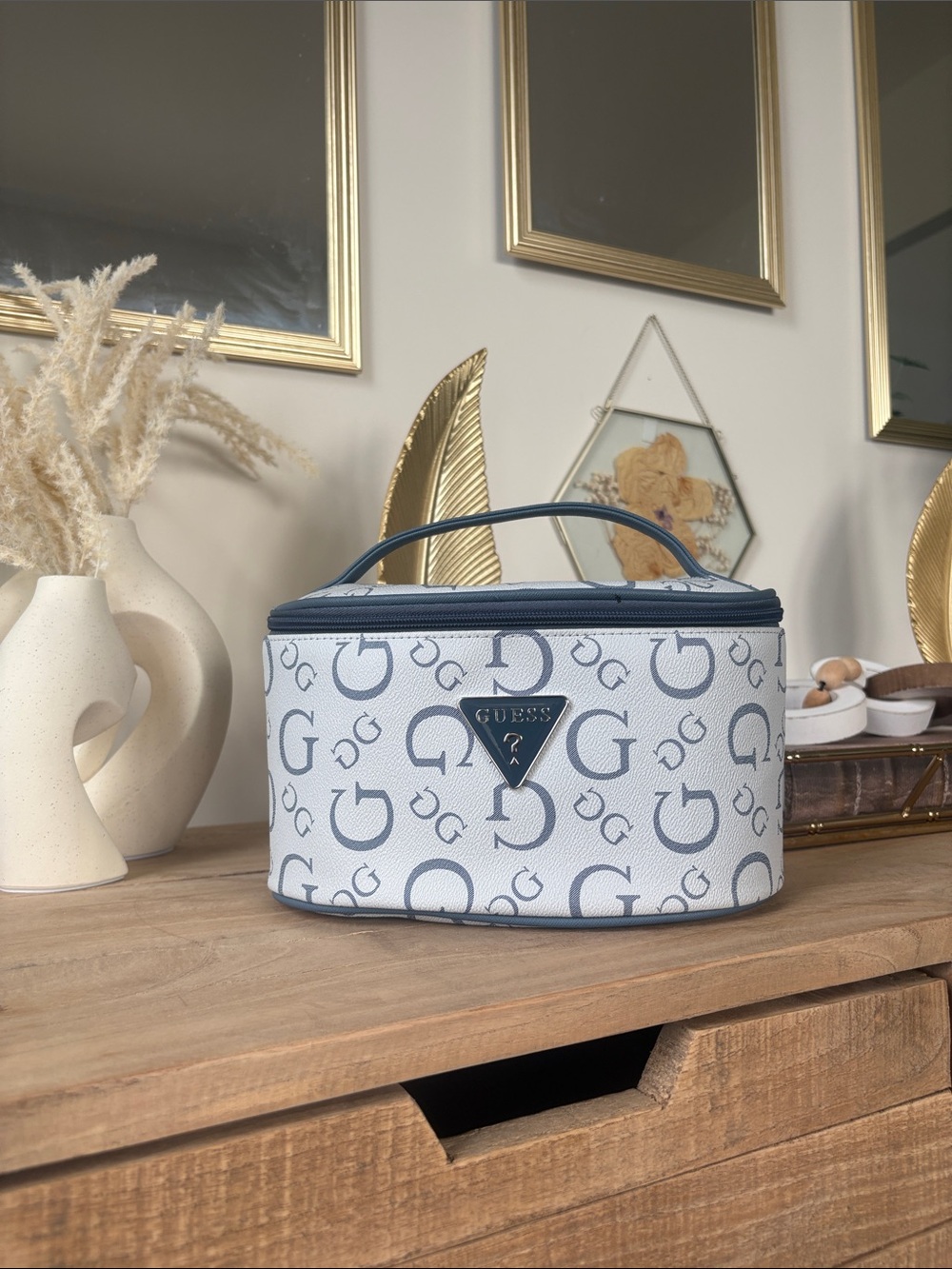 Guess White and Navy Logo Cosmetic Train Case